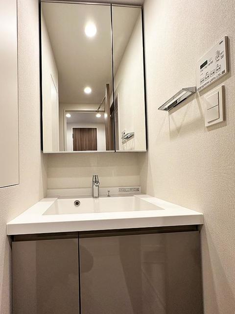 洗面設備　※写真は同タイプ住戸です。
