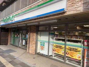 コンビニ　ファミリーマート高輪一丁目店（コンビニ）まで127m