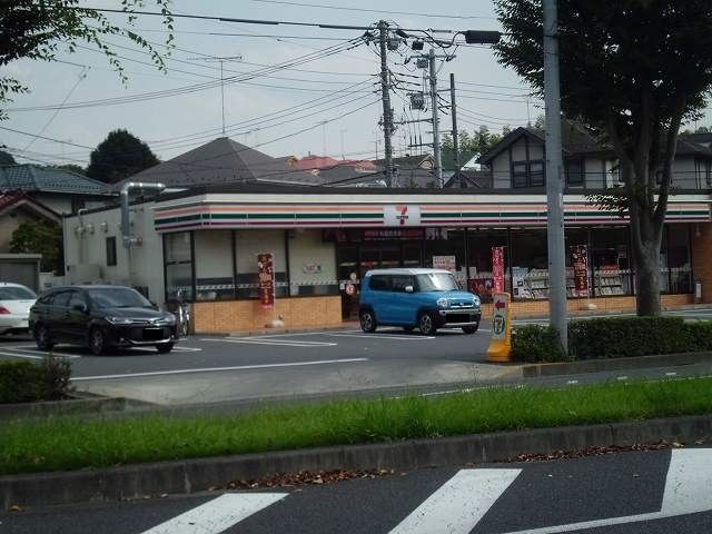 コンビニ　セブンイレブン（コンビニ）まで300m