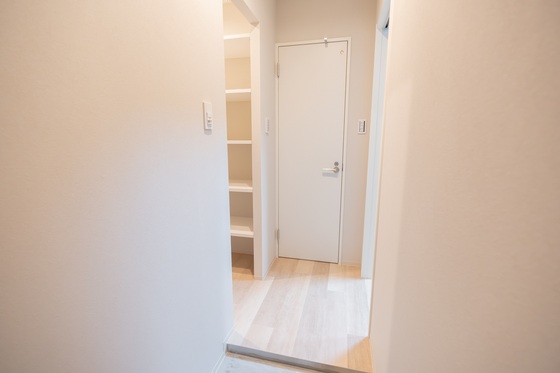 玄関　※別部屋の写真です
