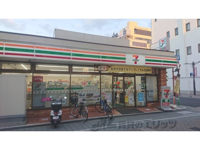 コンビニ　セブンイレブン近鉄大和八木駅南（コンビニ）まで550m