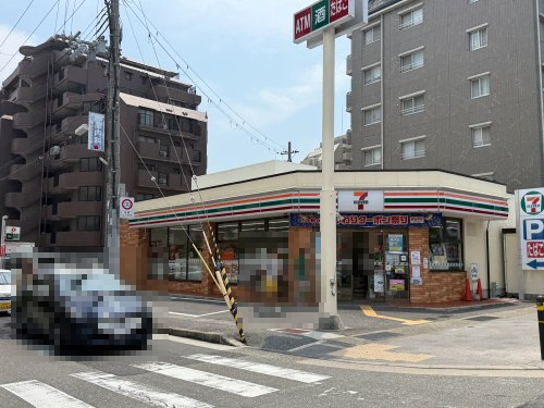 コンビニ　セブンイレブン 神戸本山駅南店（コンビニ）まで611m