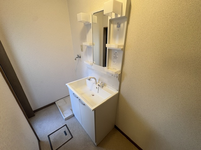川島滑樋町貸家の内装写真