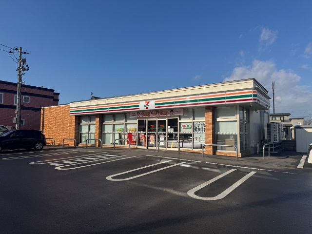 コンビニ　セブンイレブン江別錦町店（コンビニ）まで134m