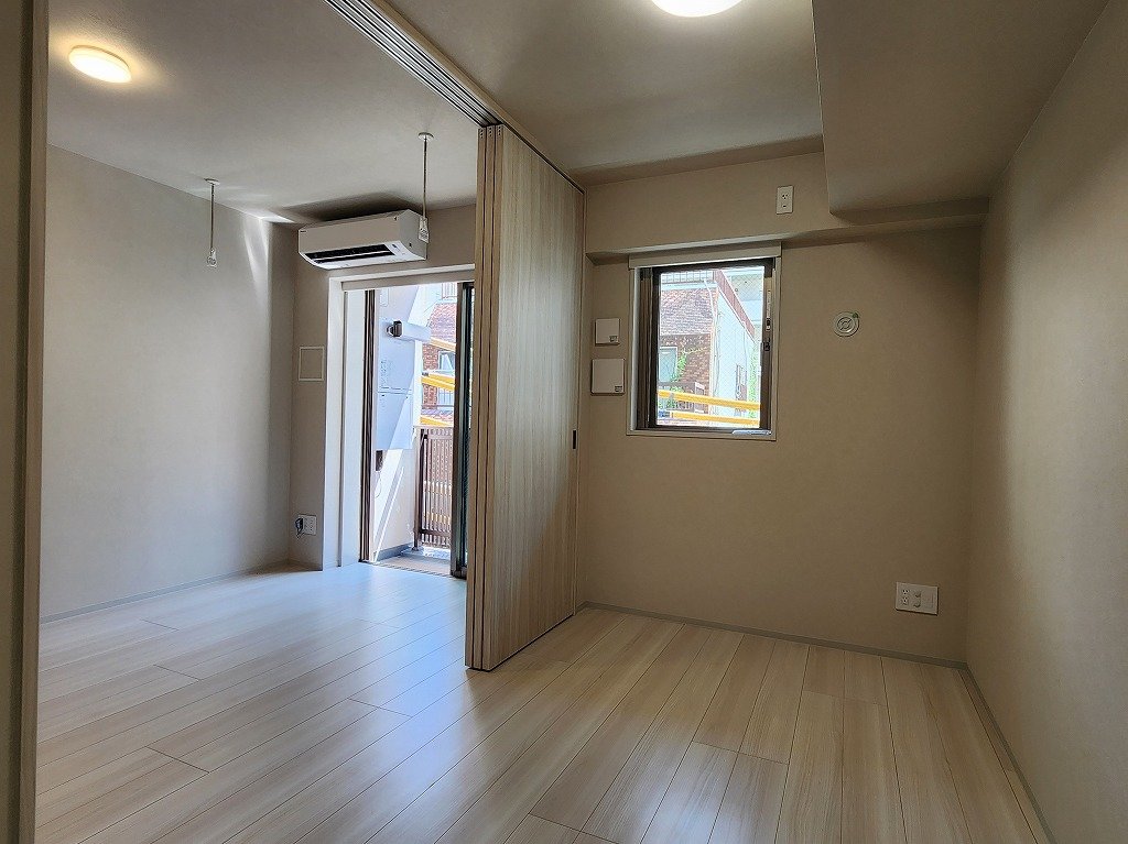 その他部屋・スペース　寝室エアコン設置可　建具もいい感じです。
