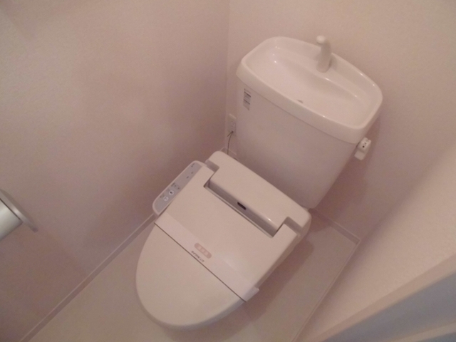 トイレ　温水洗浄暖房便座