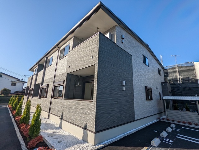 建物外観　オートロック＆防犯カメラも搭載◇