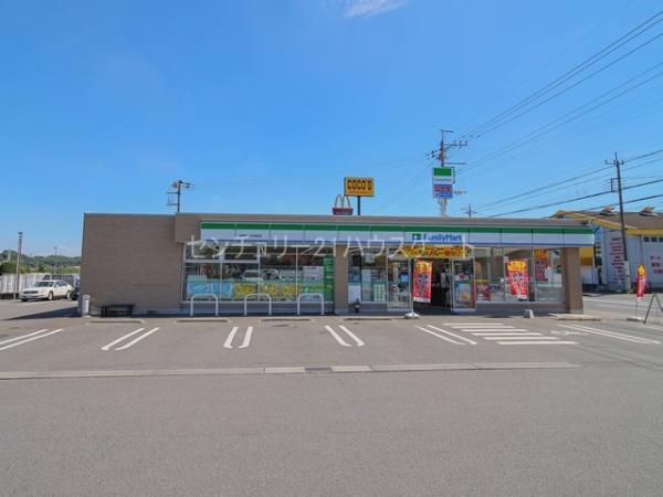 コンビニ　ファミリーマート宇都宮上戸祭町店（コンビニ）まで680m