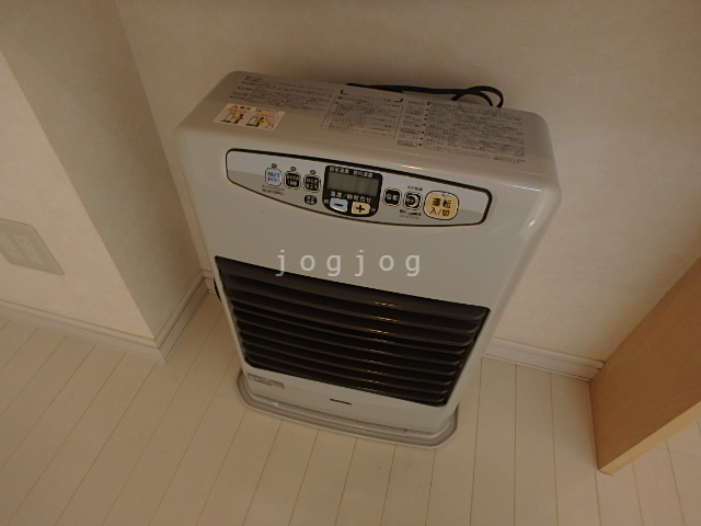 その他設備　灯油ＦＦ式ストーブ