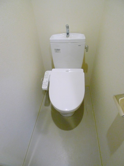 地下鉄鶴舞線 大須観音駅 徒歩3分 15階建 築3年のトイレ写真