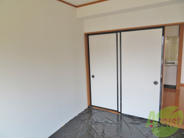 収納　畳のお部屋で冬はコタツでお鍋も出来ますね。