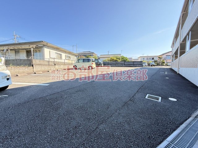 駐車場　駐車場に車を止められます