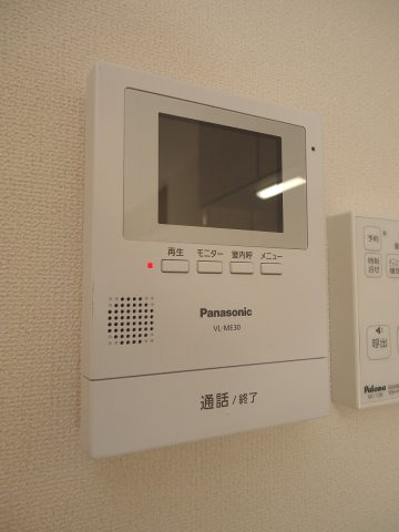 セキュリティ　※TV付インターホン！ 来訪者の顔が見えるから安心☆