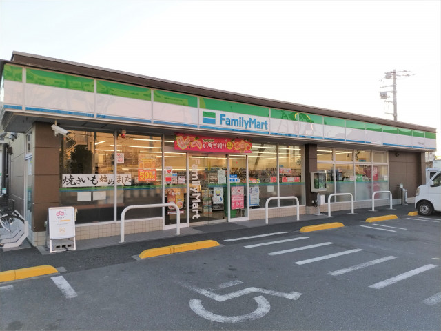 コンビニ　ファミリーマート　戸田氷川町店（コンビニ）まで750m
