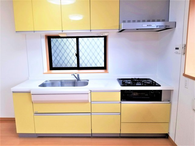 キッチン　広々使える快適な調理スペースです♪