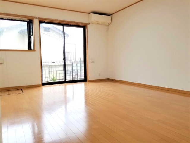 居室・リビング　開放感のあるゆったりとしたお部屋です♪
