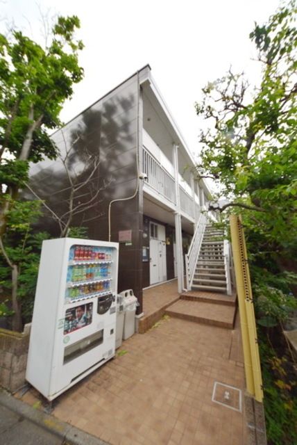 エントランス　★入口には自動販売機もあります★
