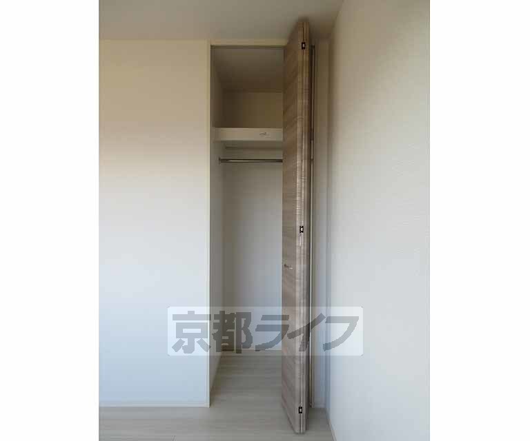 収納　コンパクトなクローゼットです