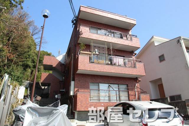 建物外観　タイル貼りの外観。