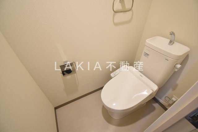 ＪＲ大阪環状線 弁天町駅 徒歩9分 8階建 築6年のトイレ写真