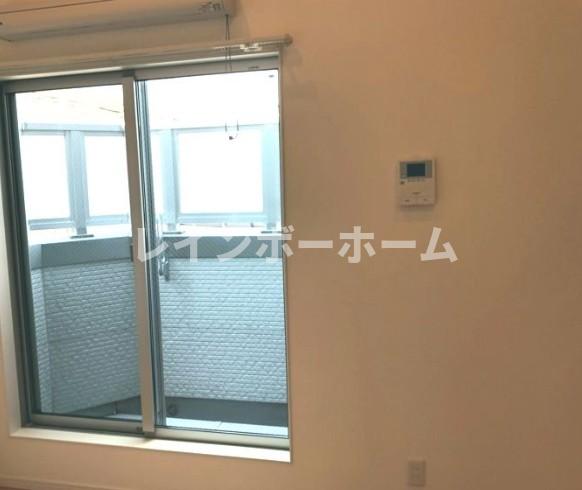 居室・リビング　こちらの居間で趣味の時間をお楽しみください