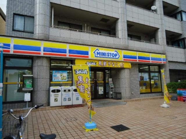 コンビニ　ミニストップ新宿若松町店（コンビニ）まで435m