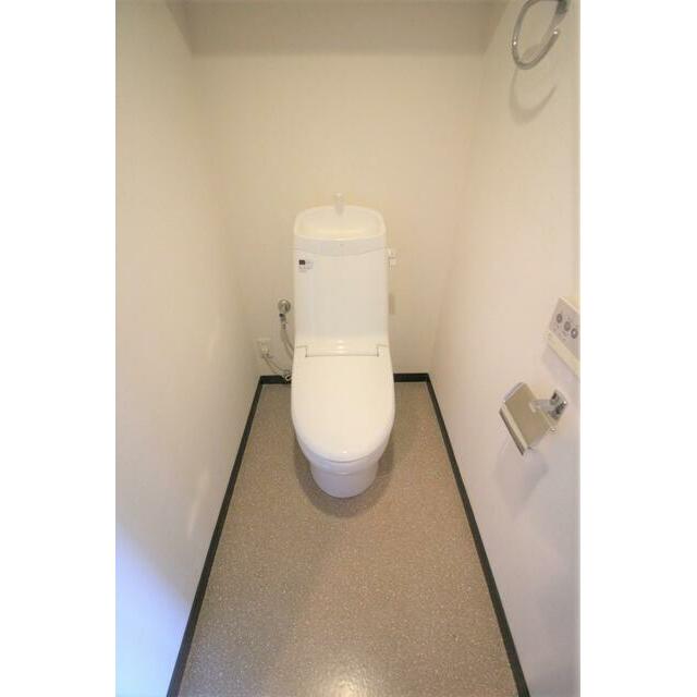 熊本市電健軍線 九品寺交差点駅 徒歩3分 15階建 築22年のトイレ写真