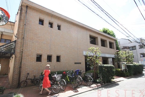 図書館　文京区立目白台図書館（図書館）まで828m