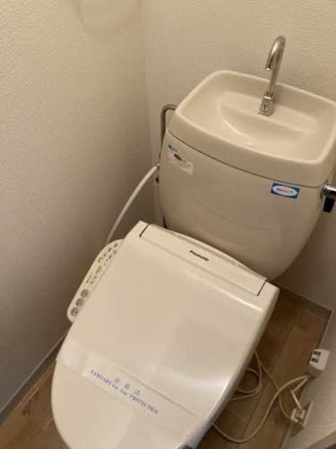 ＪＲ東北本線 岩手飯岡駅 徒歩14分 2階建 築31年のトイレ写真