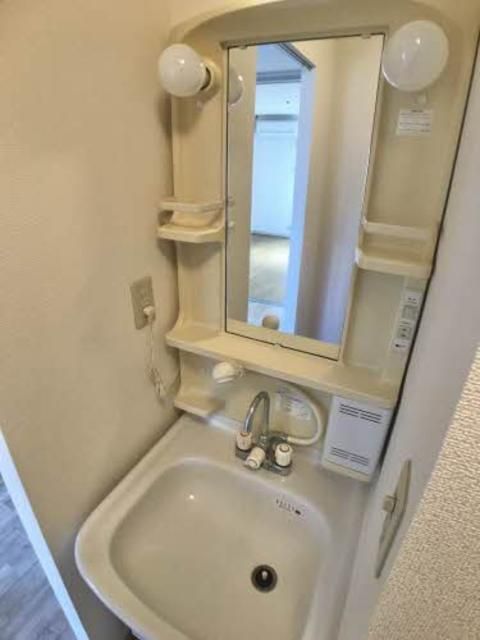 ＪＲ東北本線 岩手飯岡駅 徒歩14分 2階建 築31年の内装写真