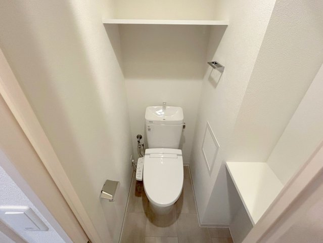 プレサンスNEO上新庄PRIMECRUISのトイレ写真