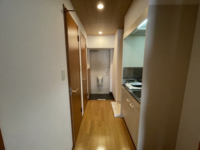 地下鉄七隈線 天神南駅 徒歩4分 13階建 築19年の玄関写真