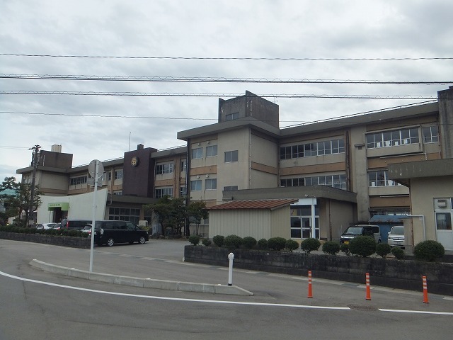 小学校　南条小学校（小学校）まで2000m