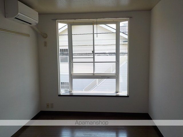 クローバーハイツ弁天の居間写真