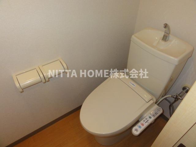 トイレ　シャワー付きのトイレです◇