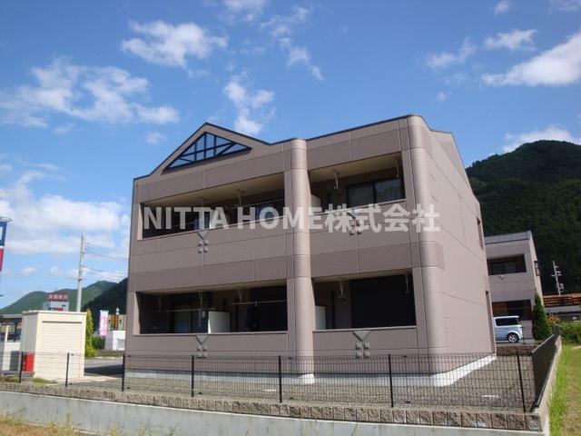 建物外観　角部屋で南向きの１Ｋ物件☆彡