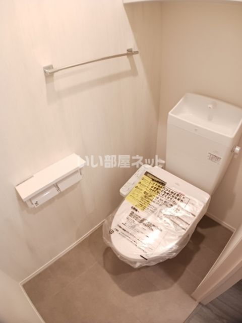 ＪＲ阪和線 津久野駅 徒歩12分 3階建 築2年のトイレ写真