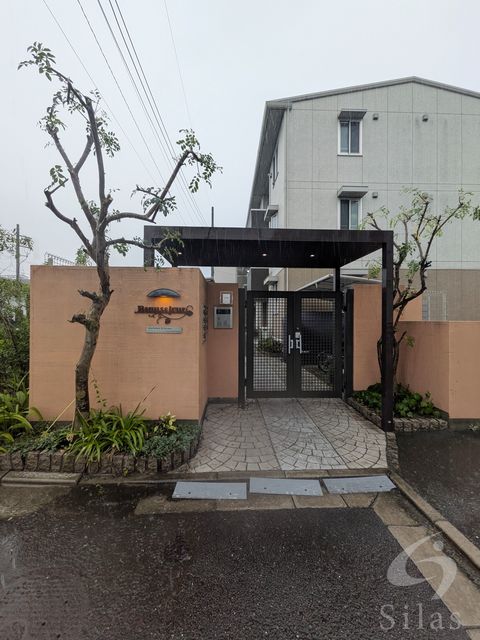 近鉄奈良線 河内花園駅 徒歩13分 3階建 築15年の外観写真