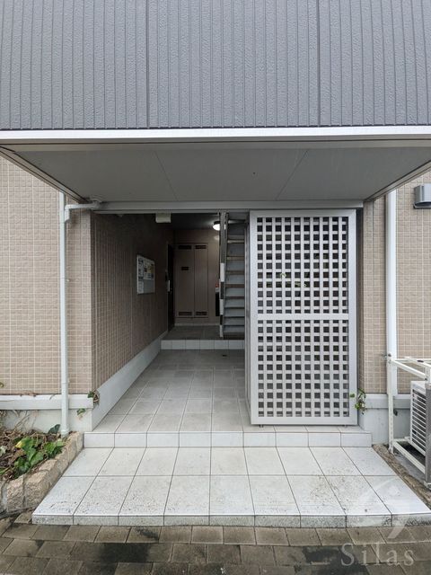 近鉄奈良線 河内花園駅 徒歩13分 3階建 築15年の外観写真