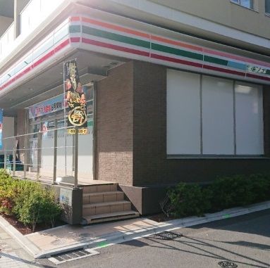 コンビニ　セブンイレブン 新宿市谷台町店（コンビニ）まで206m