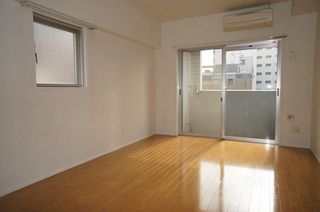 エンクレスト大手門2の居間写真