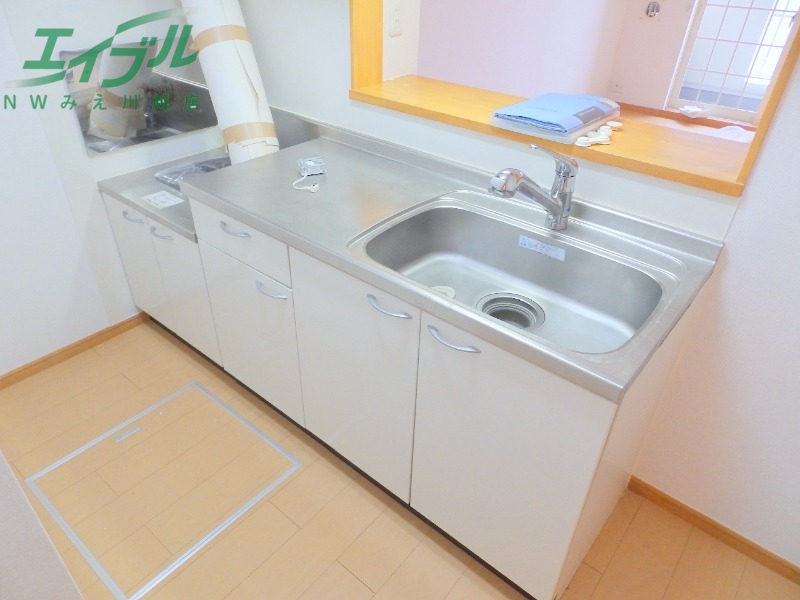 キッチン　反転タイプ参考写真