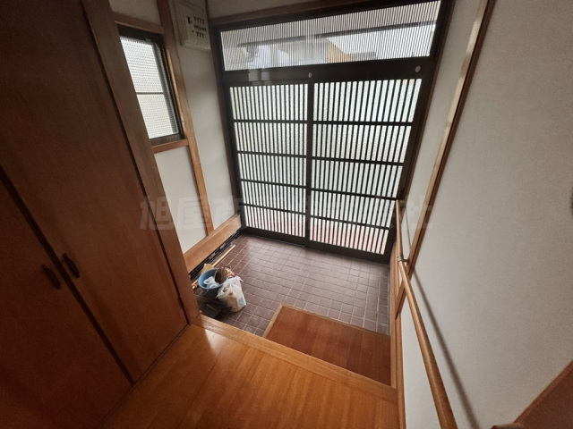 伊佐津 借家の玄関写真