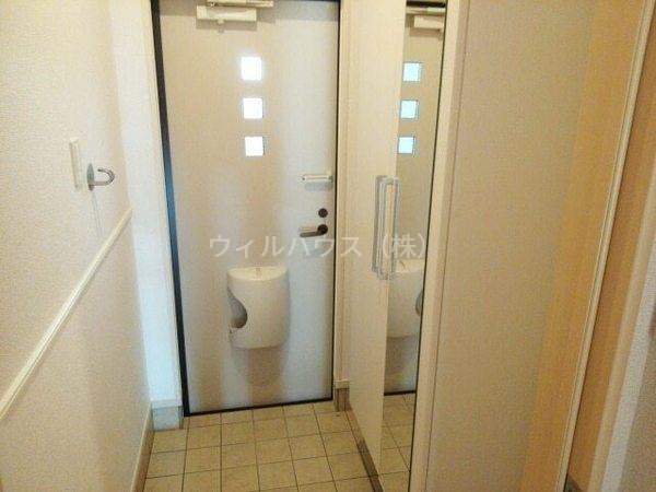 玄関　シューズボックスあり！