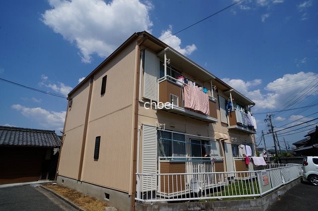 コーポセラヴィD棟の外観写真