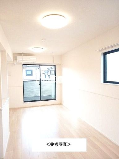 ウイング・Yの居間写真