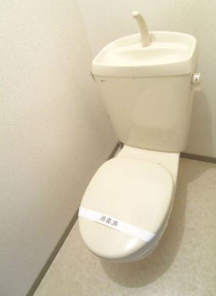トイレ　清潔感のあるトイレです