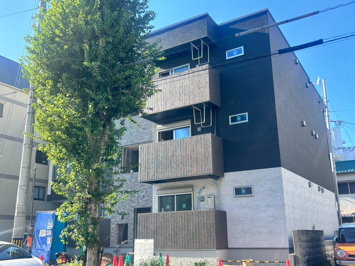 建物外観　建築中