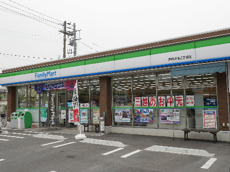 コンビニ　【ファミリーマート戸畑沖台二丁目店】（コンビニ）まで487m