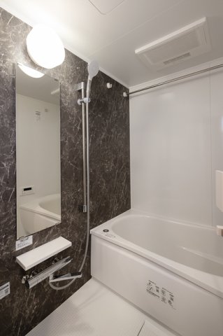バス・シャワールーム　※写真は同タイプ住戸です。